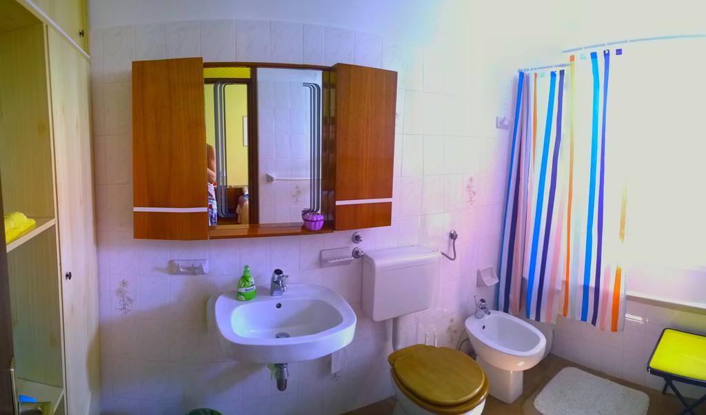 Apartments Free Parking Big Garden Peroj Luaran gambar